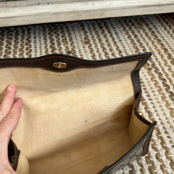 Authentic Gucci Ophidia GG Clutch in Good Condition - Picture 10 of 16